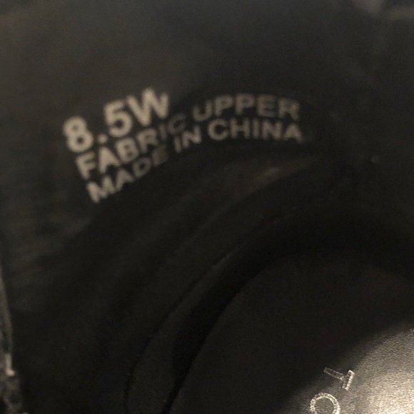 ✨✨Torrid Black Suede V Cut Boots 8 1/2 W ✨✨ - Picture 3 of 5